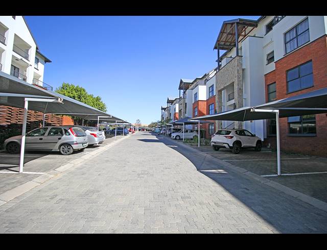 2 BEDROOM APARTMENT FOR SALE IN GREENSTONE HILL